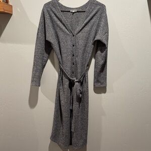 VETTA The Long Cardigan Capsule Gray Ribbed Knit Button-Front Tie-Waist Dress